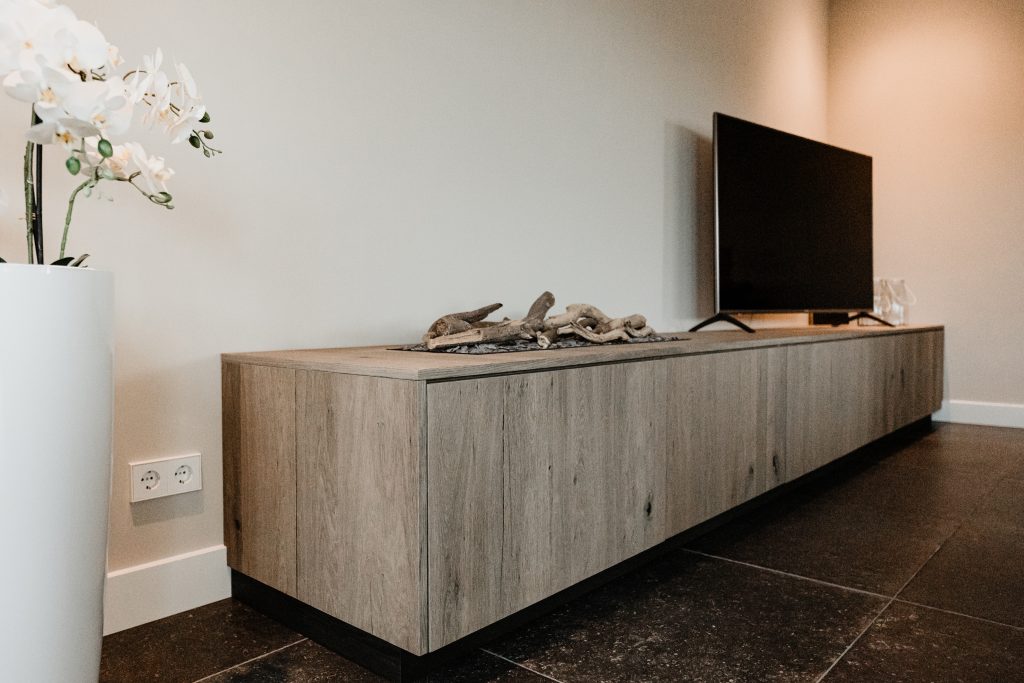eikenhouten tv meubel