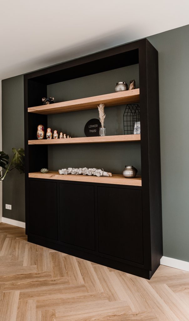 buffetkast in de kleur zwart